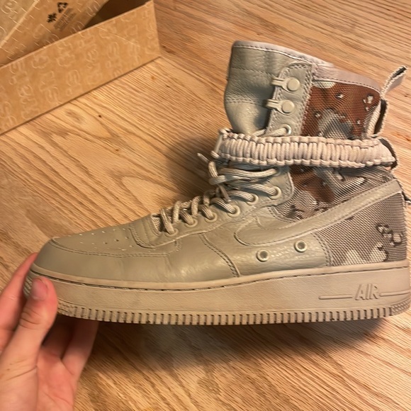 2016 Nike SF Air Force 1 'Desert Camo' size 9.5 US - Picture 7 of 10